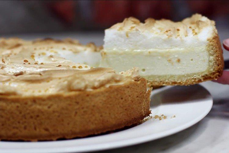 Песочный пирог с творогом и яичным суфле