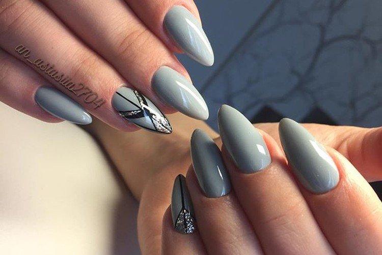 Серый маникюр на длинные ногти