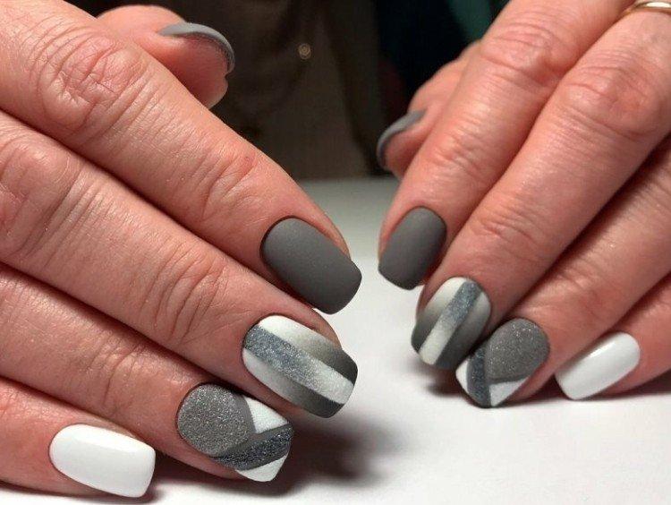 Бело-серый маникюр