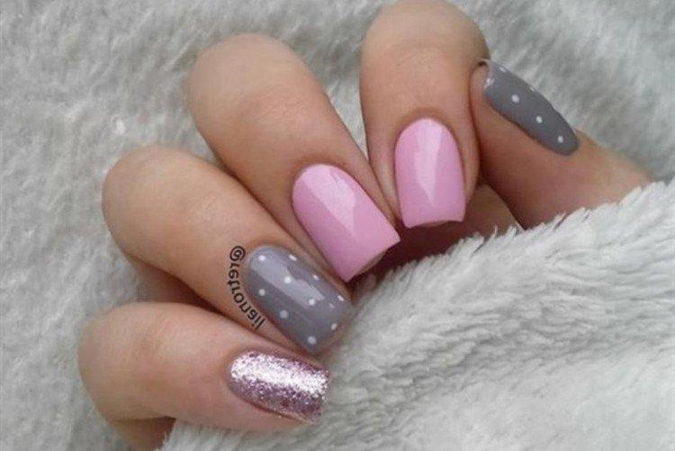 Розово-серый маникюр