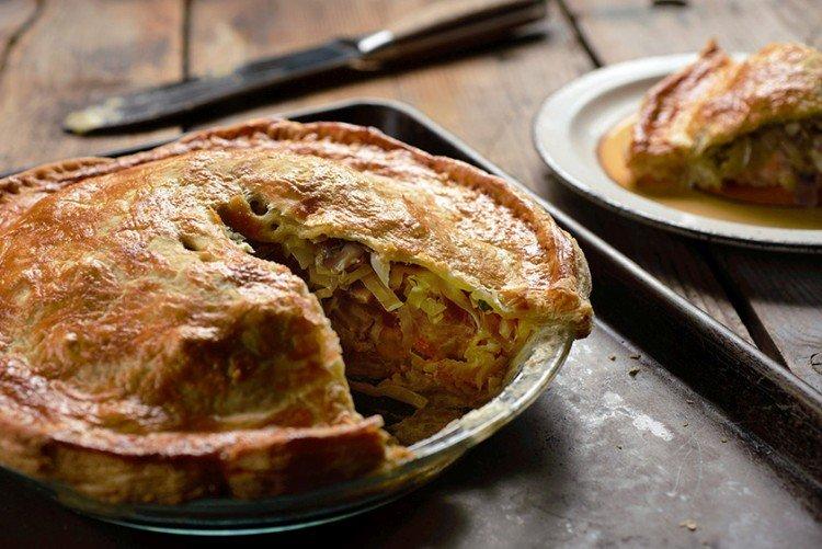 Рыбный пирог с капустой