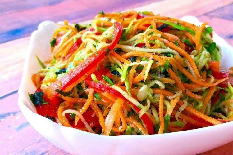 Овощной салат с кабачками