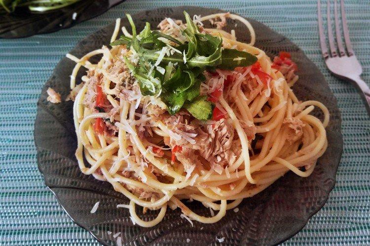 Паста с консервированным тунцом