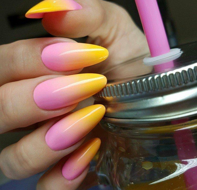 Желто-розовый маникюр