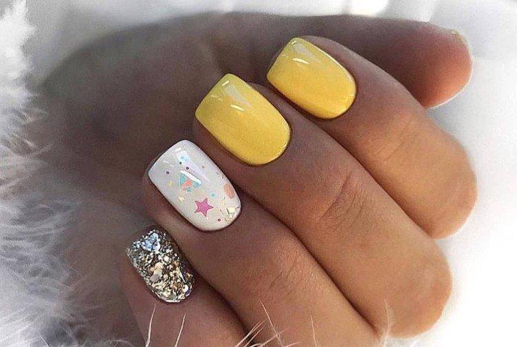Желтый маникюр со звездами