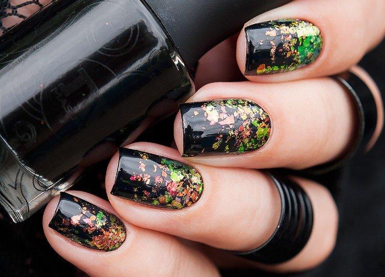 Маникюр с хлопьями