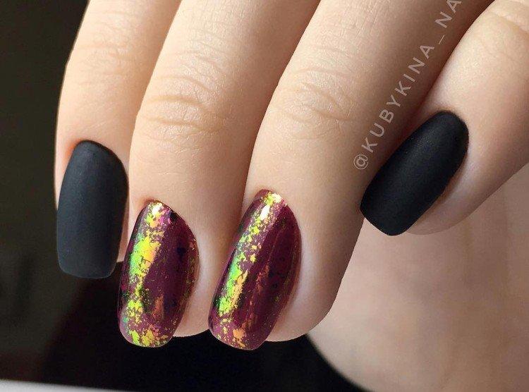 Маникюр с хлопьями