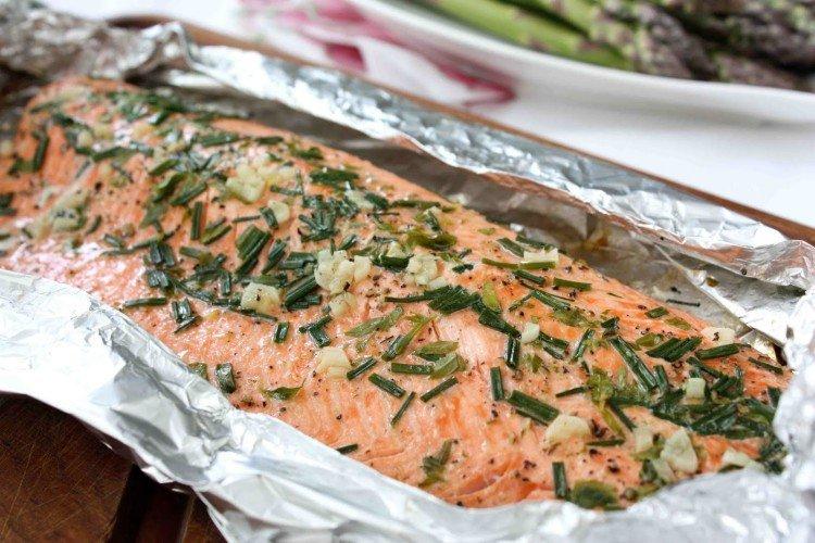 Рыба с зеленью в фольге