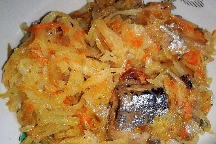 Рыба с капустой, запеченная в духовке