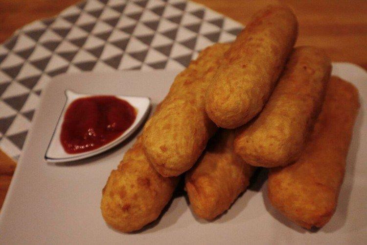 Сосиски в чесночном кляре