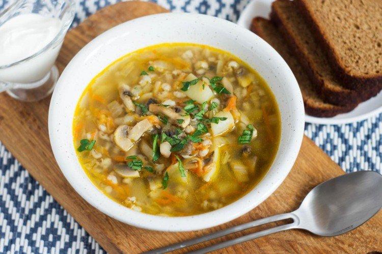 Постный грибной суп с перловкой