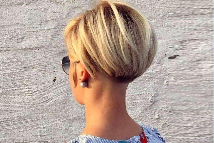 Пикси-боб на выпрямленных прядях