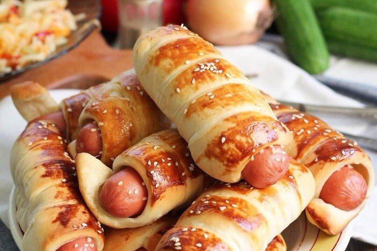 Сосиски в тесте в микроволновке