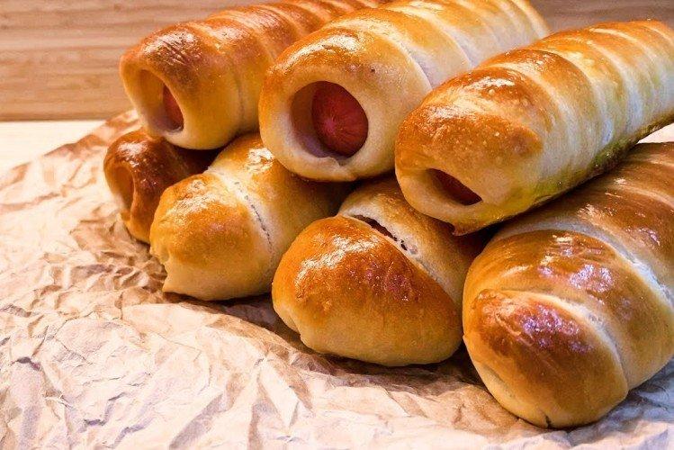 Сосиски в тесте с зеленью