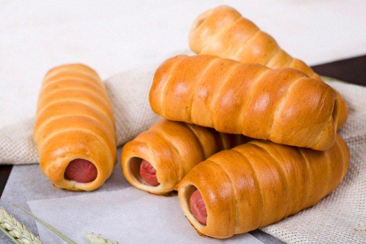Сосиски в сырном тесте