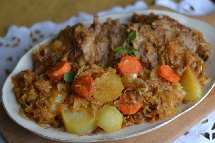 Картошка с капустой и свининой