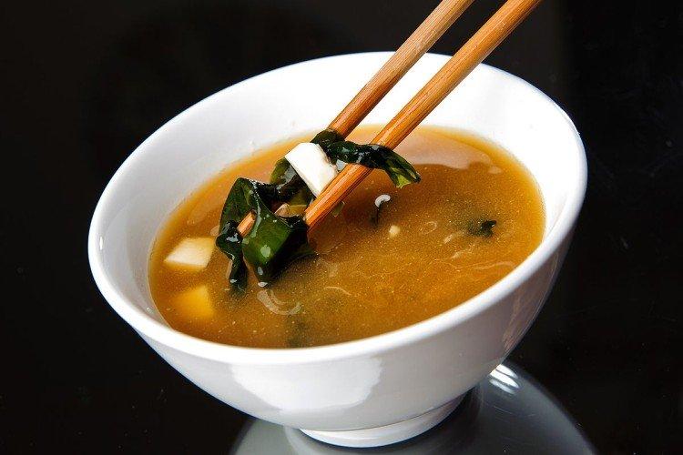 Суп с рыбным бульоном хондаши