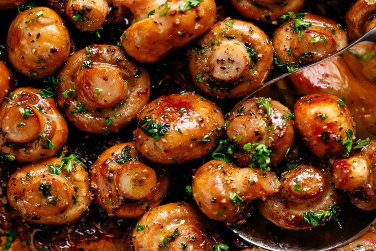 Шампиньоны с кетчупом в духовке