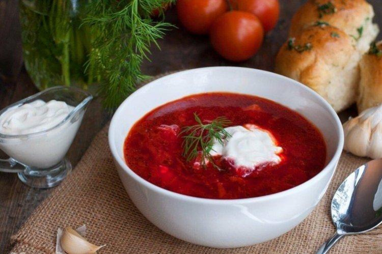 Куриный суп со свеклой