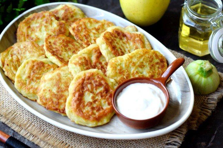 Оладьи из кабачков с яблоком