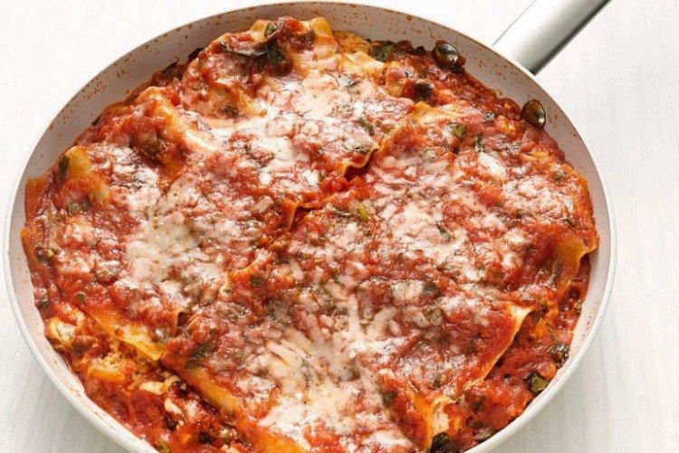 Лазанья с фаршем на сковородке