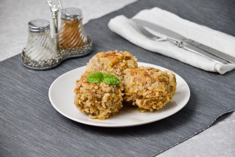 Ежики из фарша с рисом в духовке