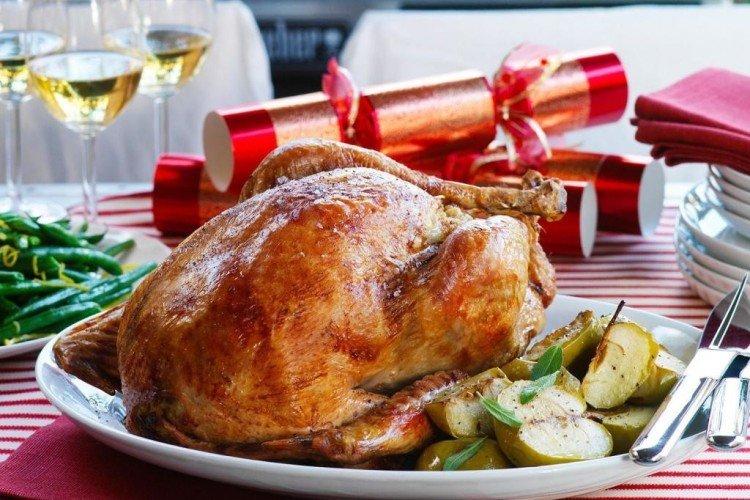 Индейка с яблоками в духовке