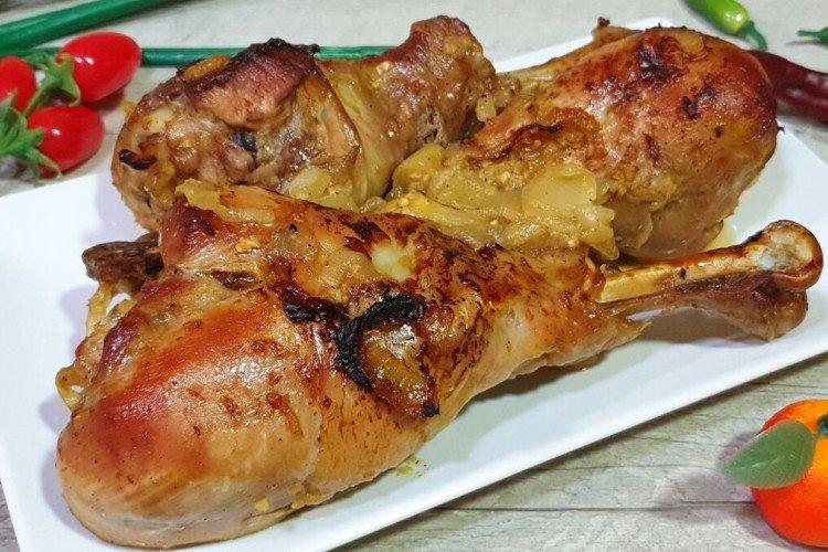 Голень индейки в йогурте с мятой