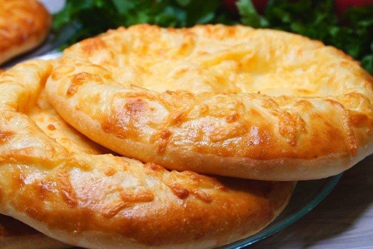 Узбекская лепешка с сыром и зеленью