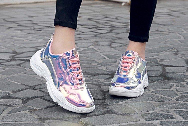 Блестящие кроссовки