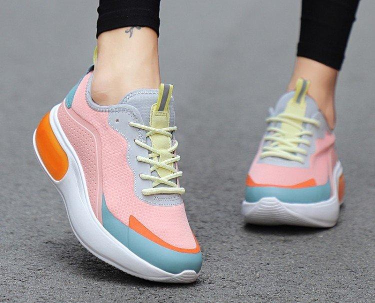 Женские кроссовки, весна-лето 2021 - фото и идеи