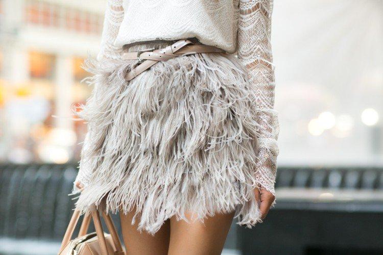 Юбки с перьями и бахромой
