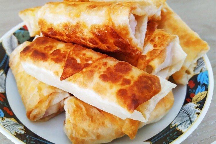 Сосиски с горчицей в лаваше