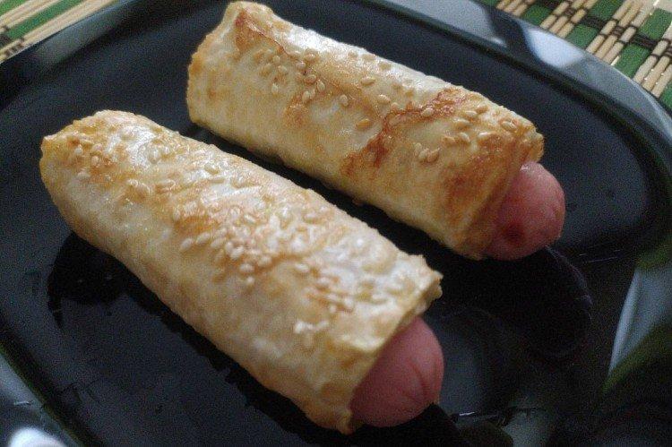 Сосиски в лаваше в духовке