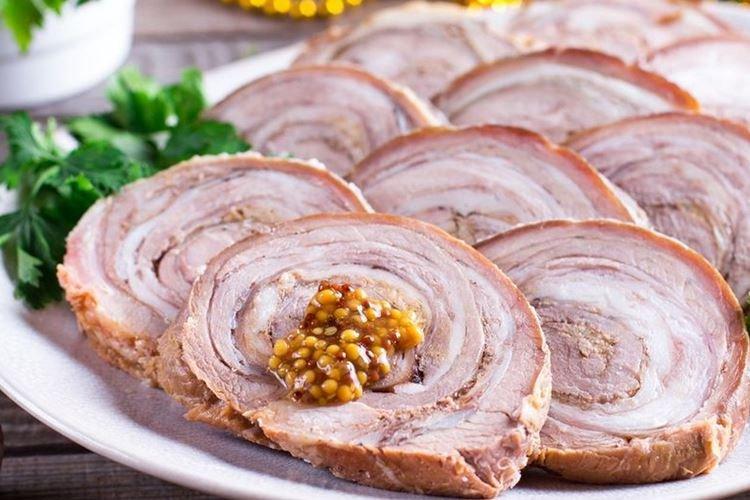 Рулет из свинины в духовке