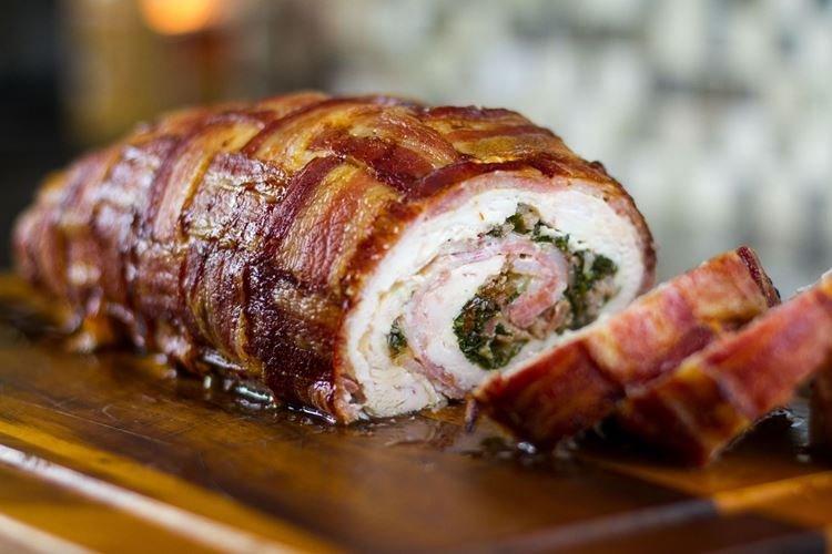 Свиной рулет с сыром и курицей