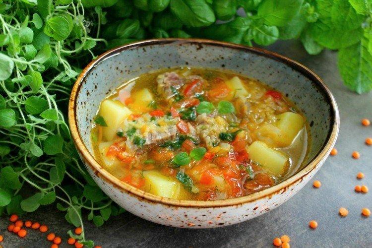 Суп со свининой и чечевицей