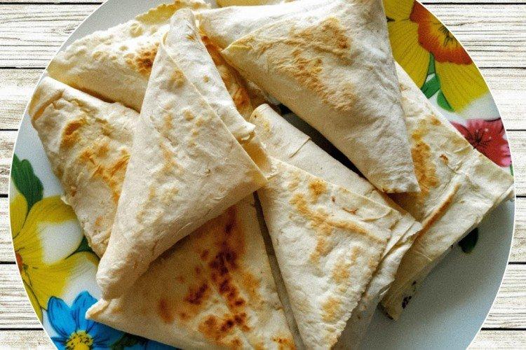 Пирожки из лаваша с зеленым горошком