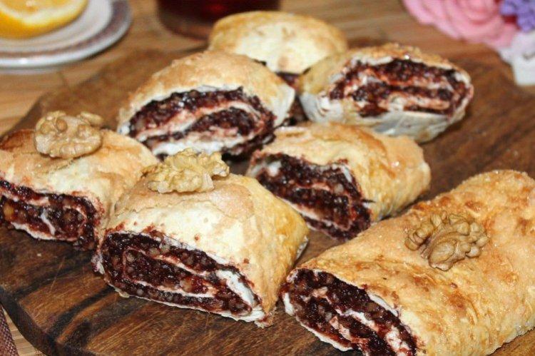 Рулет из лаваша с орехами и джемом