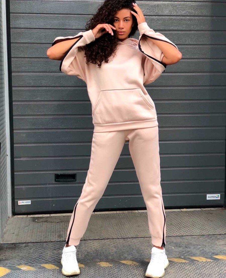 Модные женские спортивные костюмы 2021 - фото