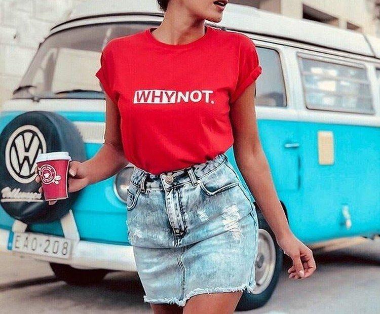 Модные женские футболки 2021 - фото