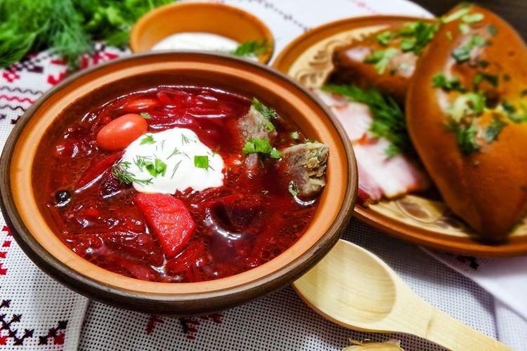 Борщ с квашеной капустой и шампиньонами