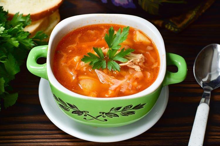 Борщ с курицей и квашеной капустой