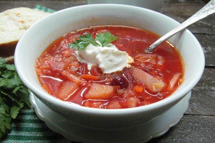 Борщ с квашеной капустой и фасолью