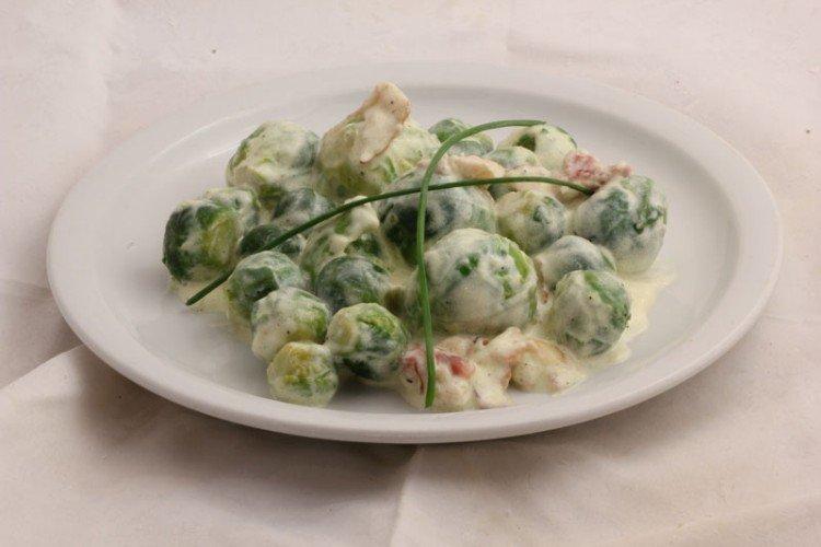 Брюссельская капуста в сметане
