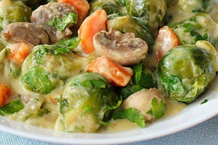 Брюссельская капуста с грибами