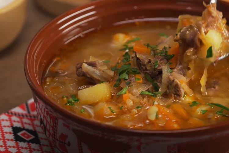 Щи из квашеной капусты – классический рецепт