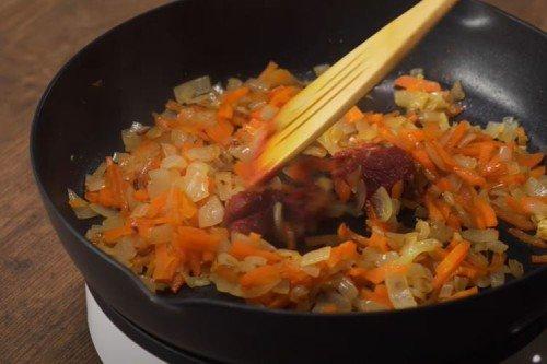 Щи из квашеной капусты – классический рецепт