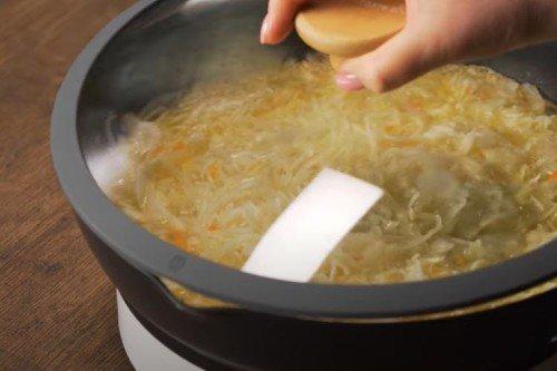 Щи из квашеной капусты – классический рецепт