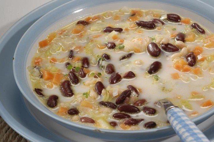 Молочный суп с фасолью
